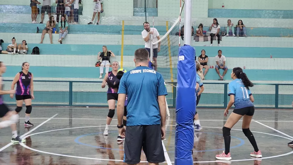 Quadra de esportes José Müller é reinaugurada em Rio Negro com evento esportivo